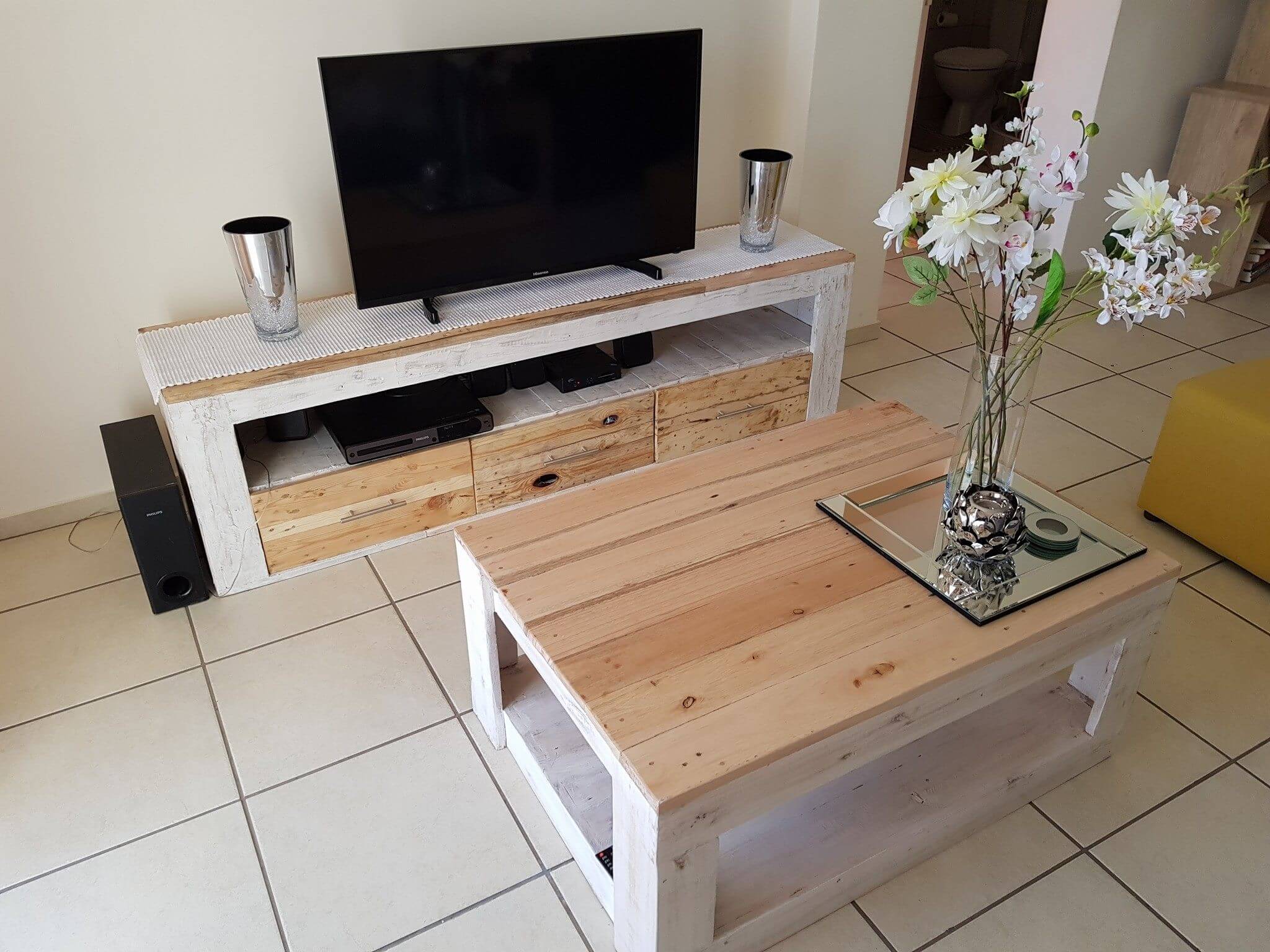 Unique Pallet TV Stand And Table Ideas For Drawing Room ...