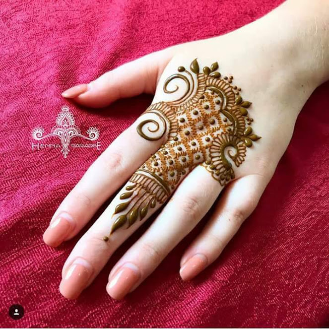 Beautiful And Easy Mehndi Designs For Girls